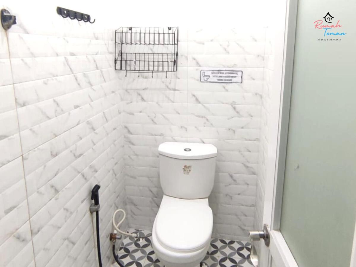 Rumah Teman Hostel Семаранг Екстериор снимка