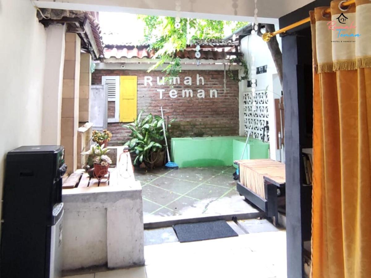 Rumah Teman Hostel Семаранг Екстериор снимка